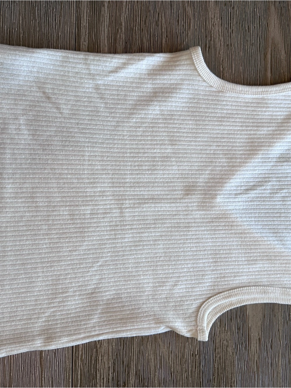 Old Navy Cream Ribbed V-Neck Tank - Picture 2 of 2